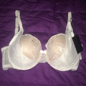 NEW! 🌹 Laced push up bra (never worn)